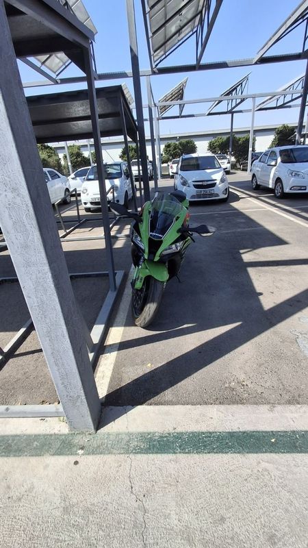 Kawasaki zx10r Sotiladi