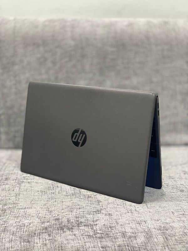 Hp laptop intel Core i3-1115G4