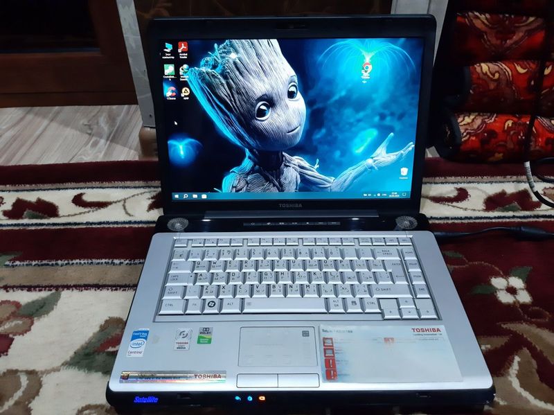 Kompyuter Toshiba Kompyuter Toshiba