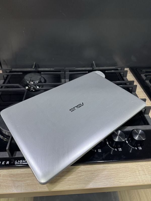 Asus 15.6 intel celeron SKIDKA Asus 15.6 intel celeron SKIDKA