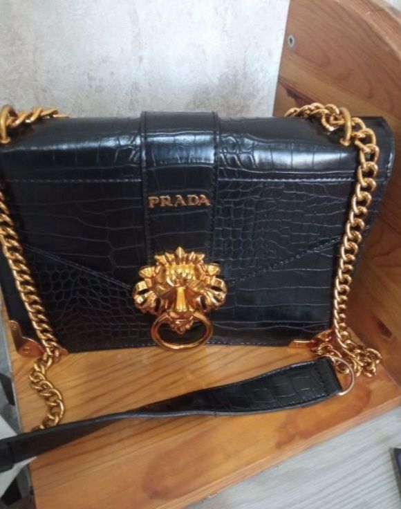Новая сумка Prada