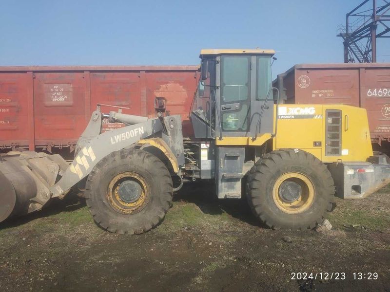 Фронтальный погрузчик XCMG LW500FN 5 тонн 3 куба Фронтальный погрузчик XCMG LW500FN 5 тонн 3 куба