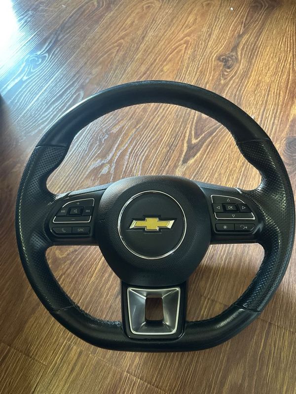 Porshe dizayndigi rul sotiladi
