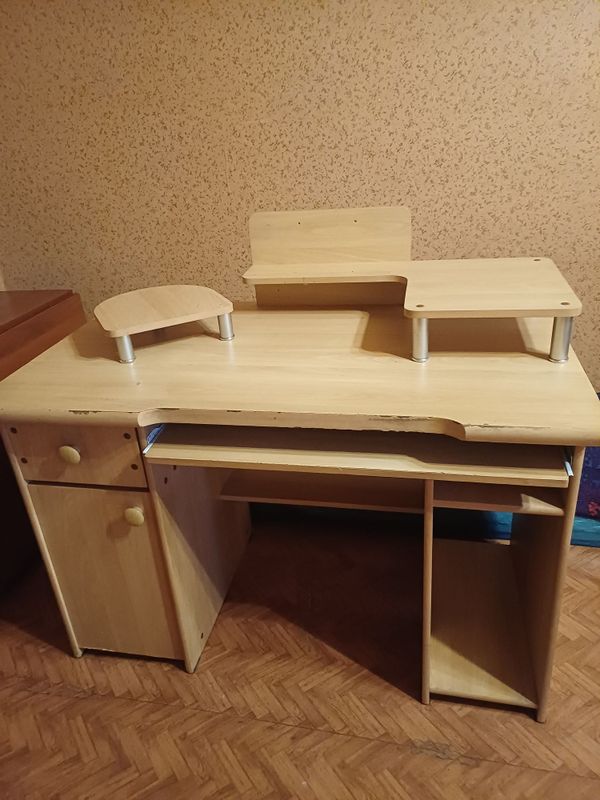 Стол компьютерный б/у Стол компьютерный б/у