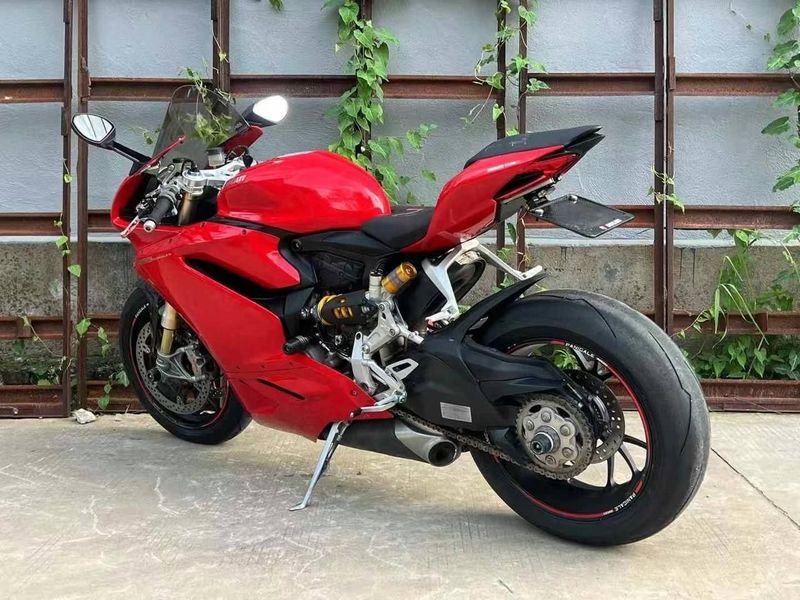 Zakazga keladi Ducati panigal V4 Zakazga keladi Ducati panigal V4