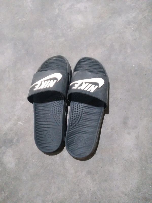 NIKE tapichka sotiladi. 1 hafta buldi olinganiga. NIKE tapichka sotiladi. 1 hafta buldi olinganiga.