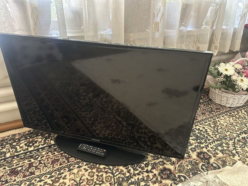 Телевизор 40" серия 5 Full HD LED UE40EH5000
