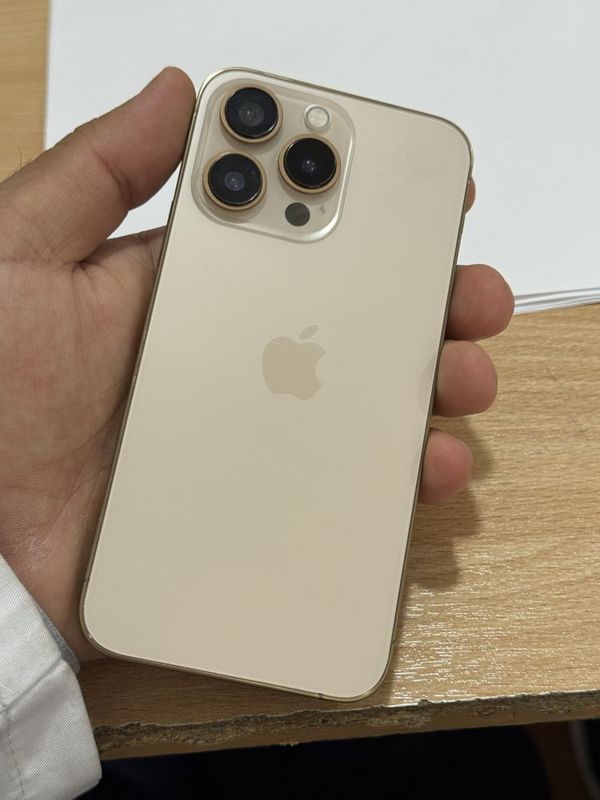Iphone 16 pro korpusida. Iphone 12 Iphone 16 pro korpusida. Iphone 12