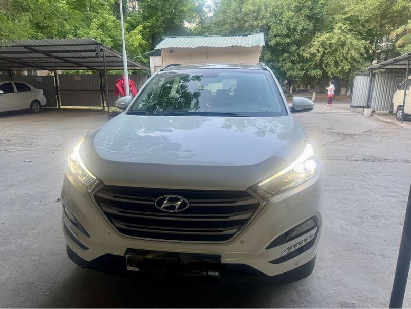 Срочно продается HYUNDAI TUCSON full 2.0-2017(произведен в Корее) Срочно продается HYUNDAI TUCSON full 2.0-2017(произведен в Корее)