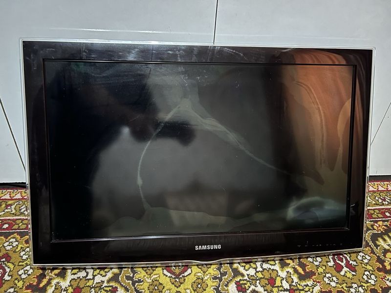 Телевизор Samsung экран синган диагональ 32 Телевизор Samsung экран синган диагональ 32