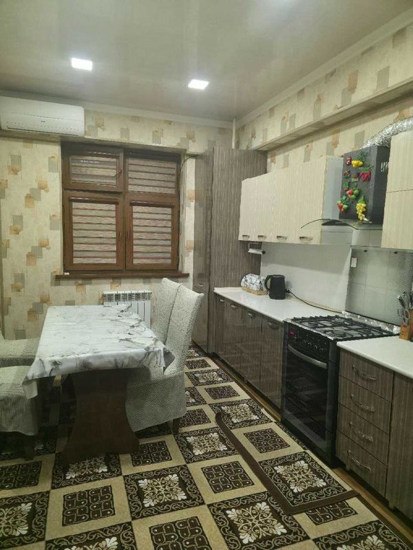Дом в Нурафшоне перекресток Сагбон (ориентир Probox) 130м², 4 комнаты