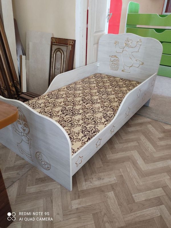 Dedtskiy Mebel, Vodiy emas Dedtskiy Mebel, Vodiy emas