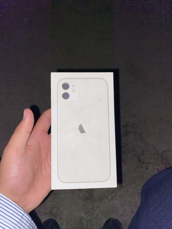 Iphone 11 holati ekran shoshasi singan boldi Iphone 11 holati ekran shoshasi singan boldi