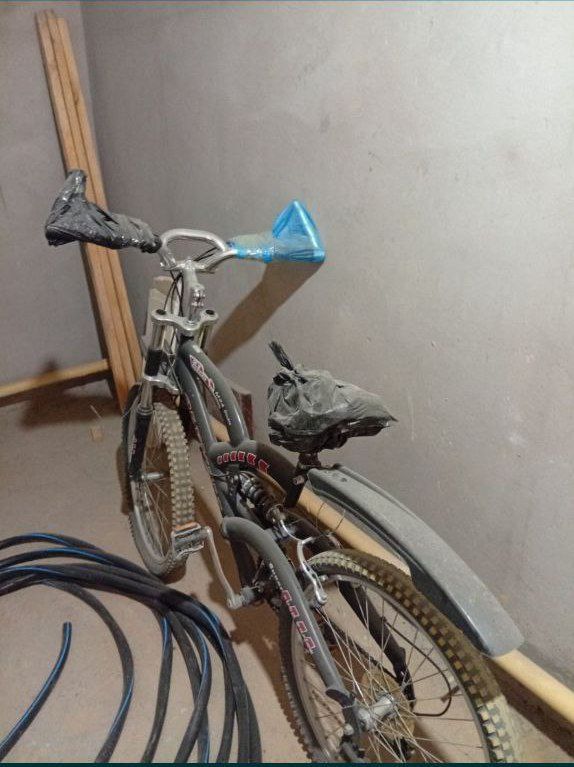 Velosiped sotiladi Velosiped sotiladi
