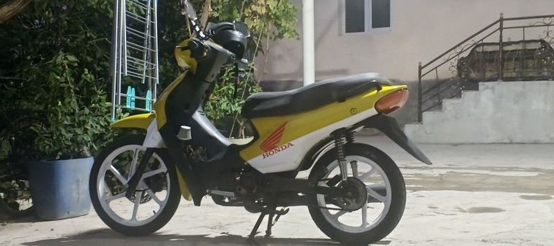 Honda mototsikl maped sotiladi Honda mototsikl maped sotiladi