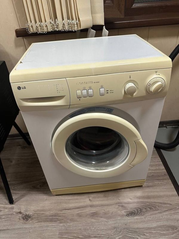 Продам стиральную машину LG Продам стиральную машину LG