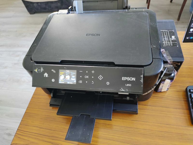 EPSON L850 Sotiladi EPSON L850 Sotiladi