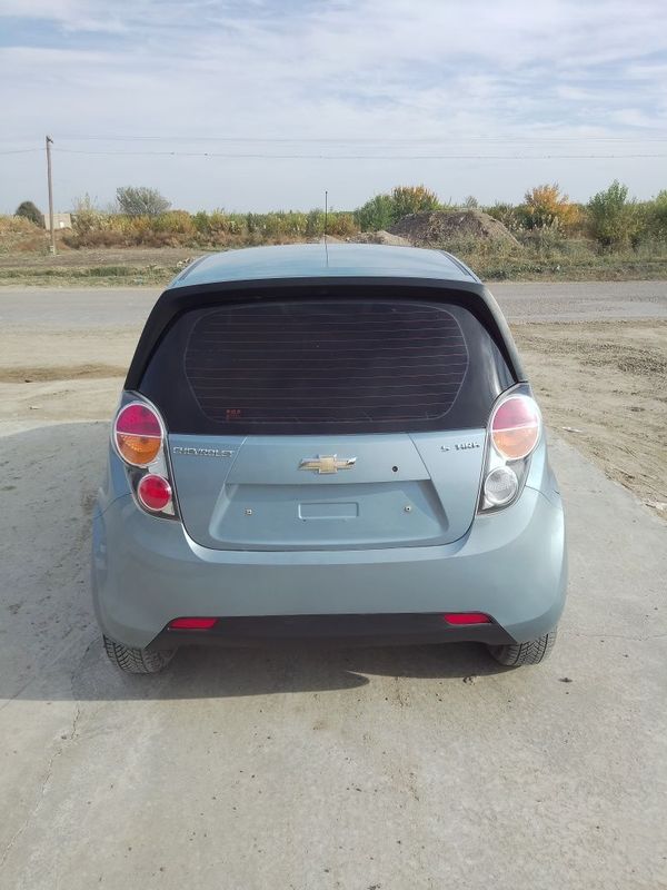 Chevrolet spark 1