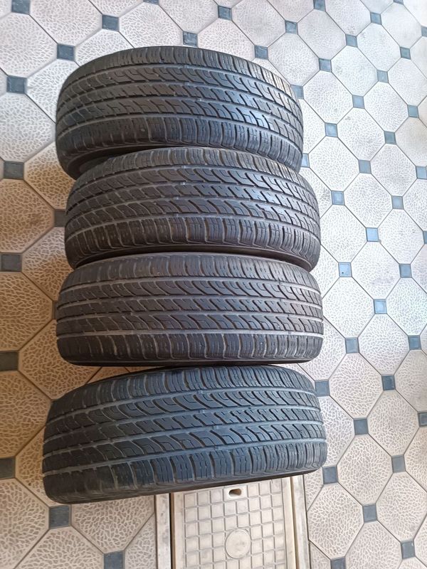 Demeter Balon 195 65 R15 Holati yaxshi Ayibi yoq Demeter Balon 195 65 R15 Holati yaxshi Ayibi yoq