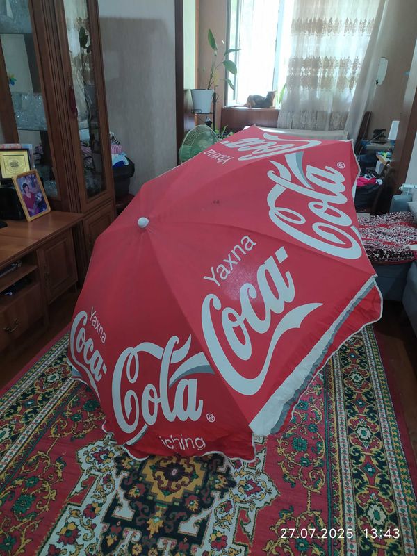 Пляжный зонт 2 метра в отличном состоянии Coca Cola.Спицы метал 8 ряд Пляжный зонт 2 метра в отличном состоянии Coca Cola.Спицы метал 8 ряд