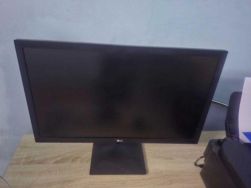 Монитор LG 24 в хорошем состоянии Монитор LG 24 в хорошем состоянии