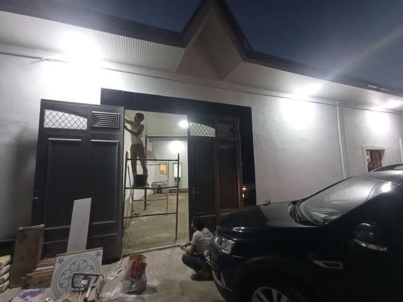 Nazarbekda uy sotiladi