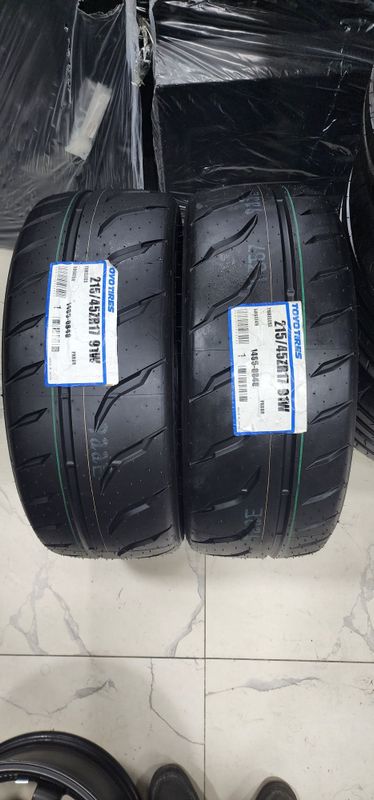 Toyo. R888R. 215/45R17