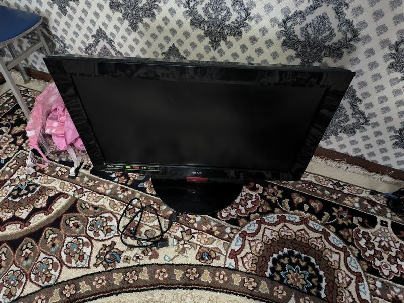 Срочно продаётся телевизор LG 32 диагональ не включается не рабочий Срочно продаётся телевизор LG 32 диагональ не включается не рабочий