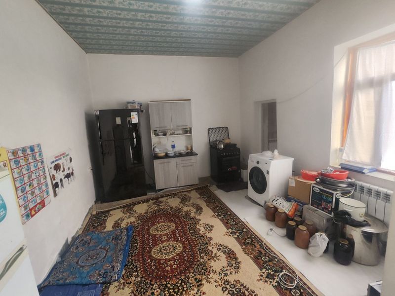 Hovli sotiladi navoi narpay navroz mfy shahardan 4km uzoqda. Hovli sotiladi navoi narpay navroz mfy shahardan 4km uzoqda.