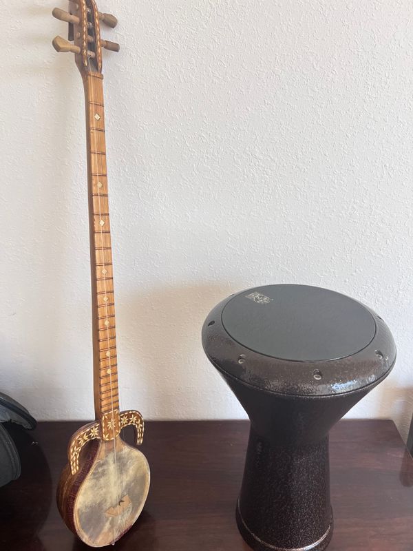 Rubob, tabla (darbuka) sotiladi Rubob, tabla (darbuka) sotiladi