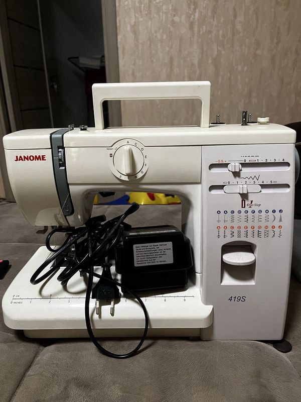 Щвейная машинка Janome Щвейная машинка Janome