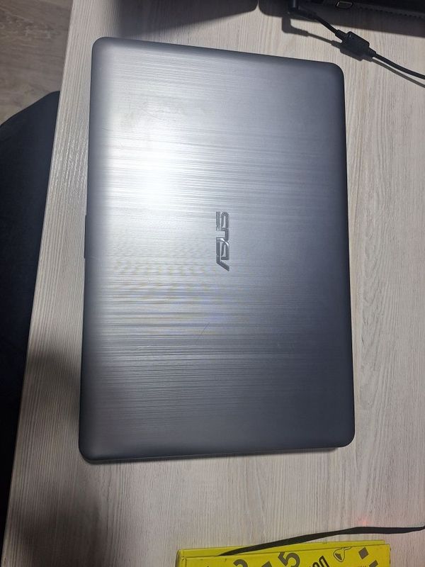 Asus noutbok yangi xolati