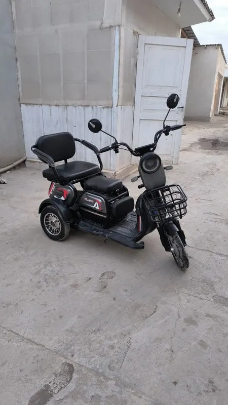 Bodo 3 gʻildirakli skuter