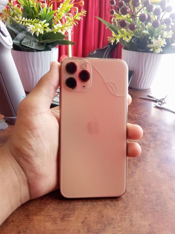 Iphone 11pro gold Iphone 11pro gold