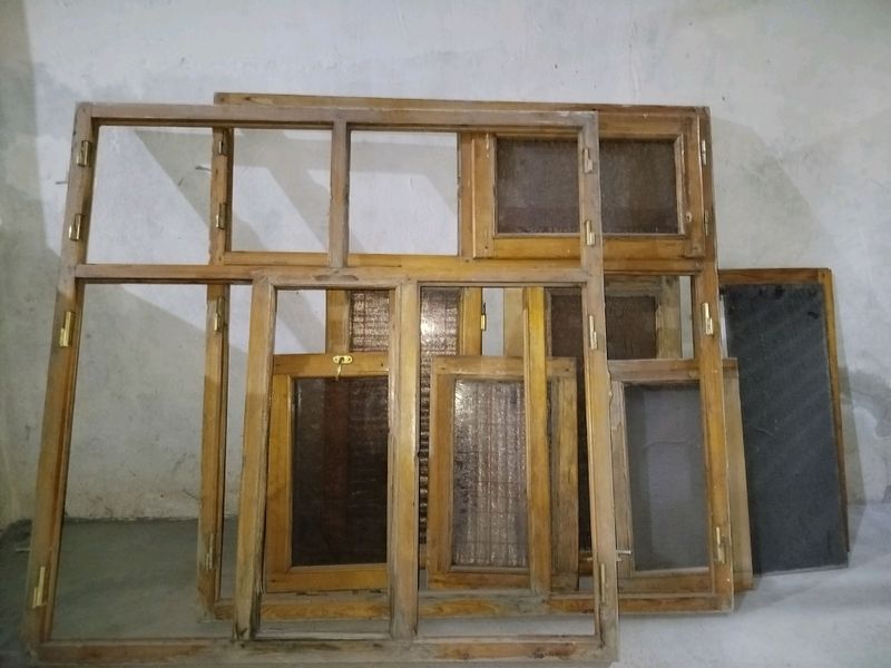 продаю оконные рамы
