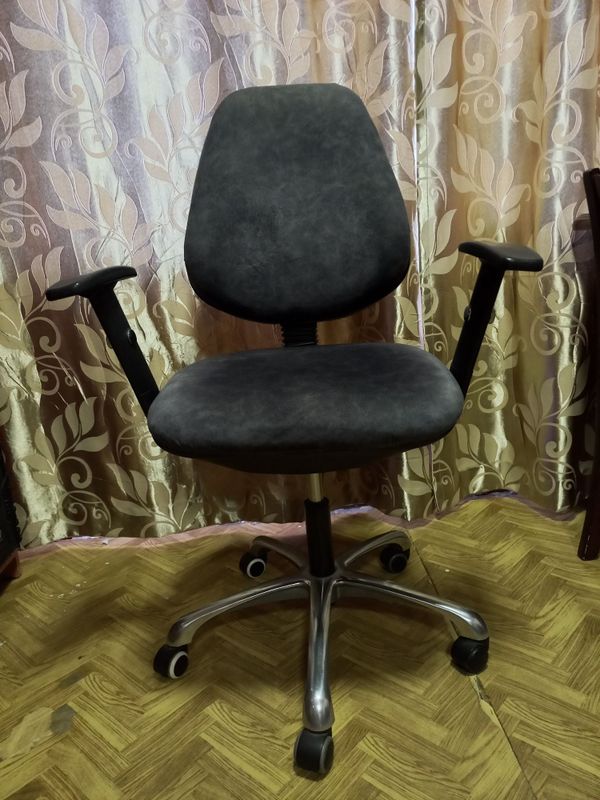 Продаётся офисное компьютерное кресло Продаётся офисное компьютерное кресло