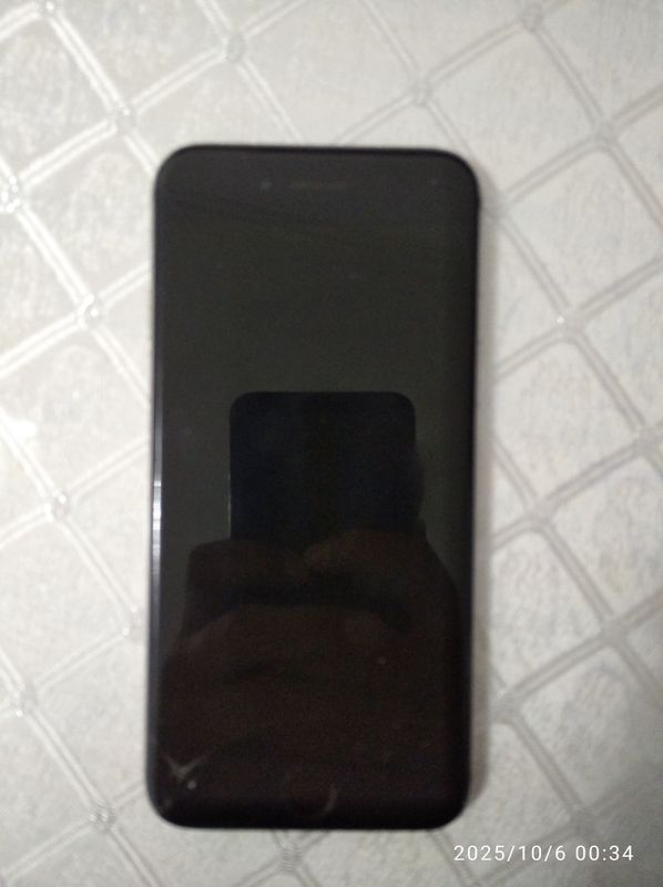 IPHONE 6  SROCHNA sotiladi 350 000