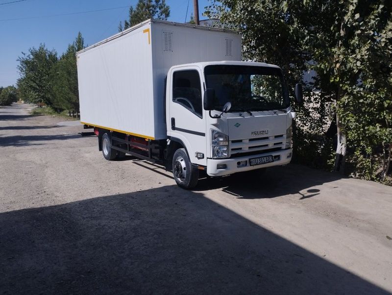 Isuzu yuk furgon tent sotiladi Isuzu yuk furgon tent sotiladi