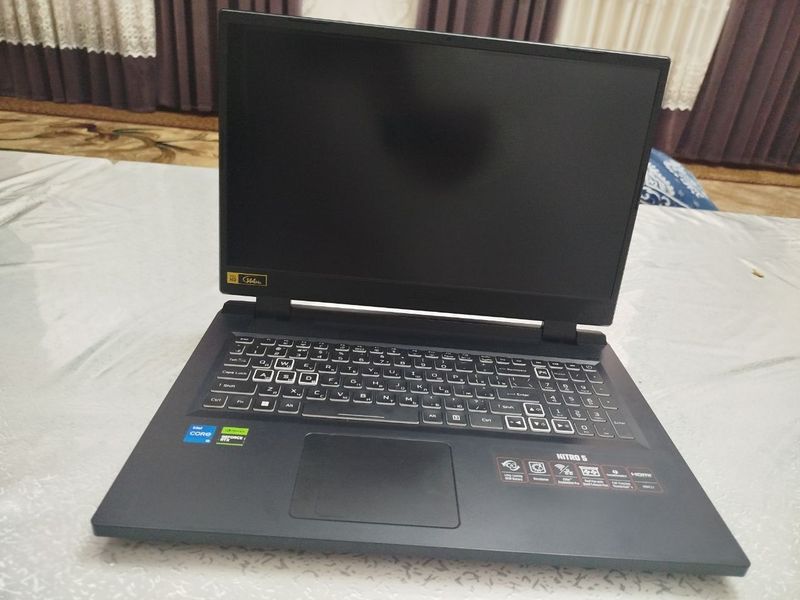 Acer Nitro AN517 Acer Nitro AN517