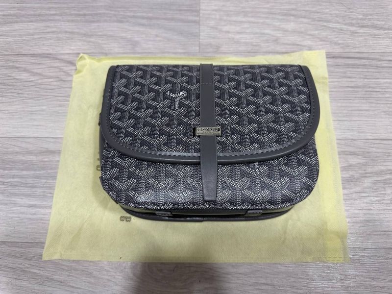 В наличии Goyard В наличии Goyard