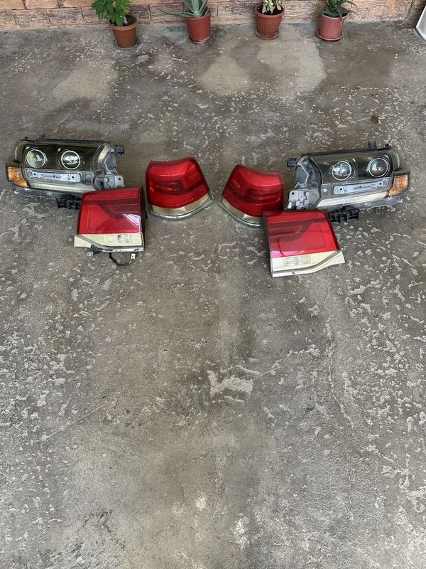 Land cruser 200 oldi orqa fara Land cruser 200 oldi orqa fara