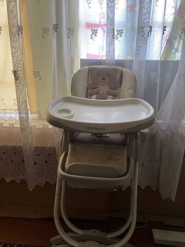 Bolalar uchun ovqat yediradigan kalyaska sotiladi Bolalar uchun ovqat yediradigan kalyaska sotiladi