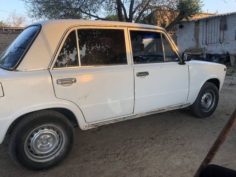Vaz 2101 gaz benzinda yuradi video registrarori bor yil 1977 Vaz 2101 gaz benzinda yuradi video registrarori bor yil 1977