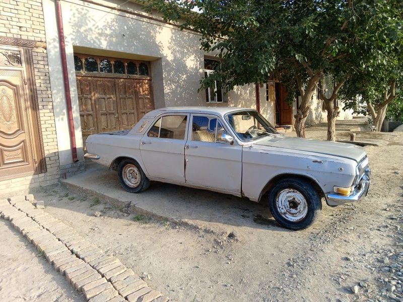 Gaz 24 volga sotiladi Gaz 24 volga sotiladi