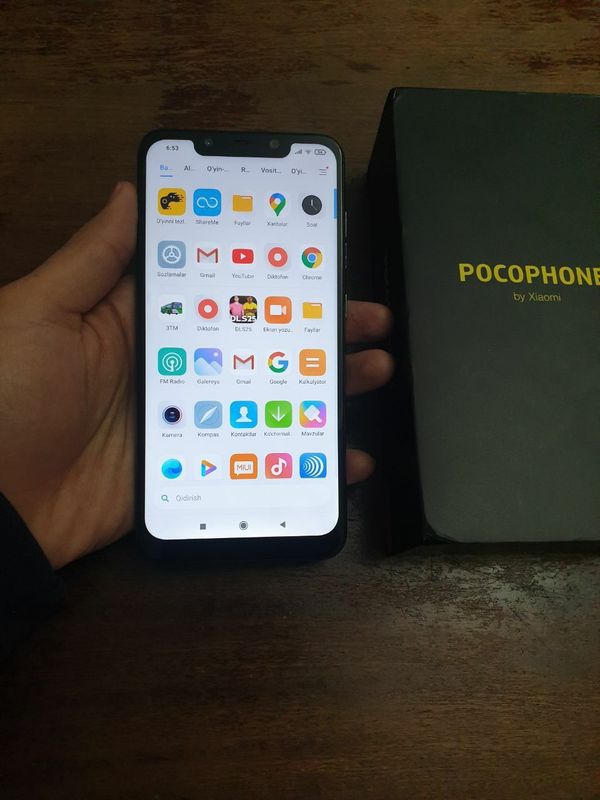 Pocophone f1 karobkasi bor