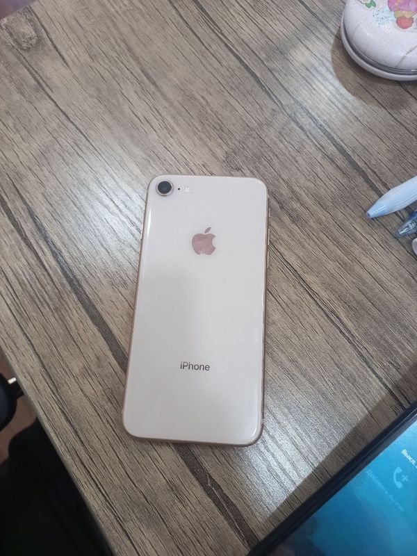 iPhone 8 sotiladi iPhone 8 sotiladi