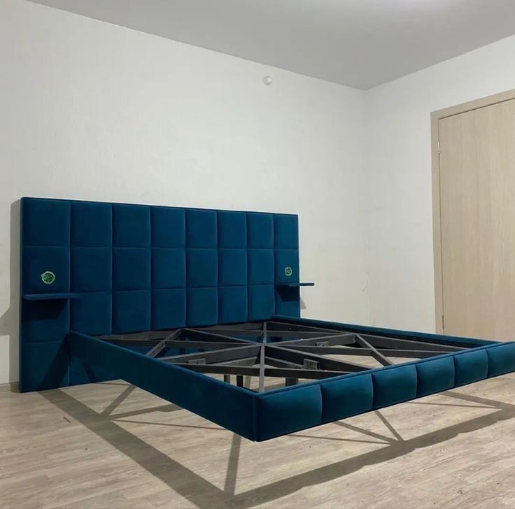 Парящий каркас для кровати из металла