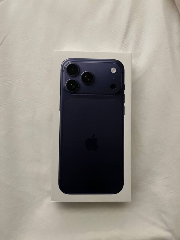 17 pro Max 256gb Deep blue 17 pro Max 256gb Deep blue