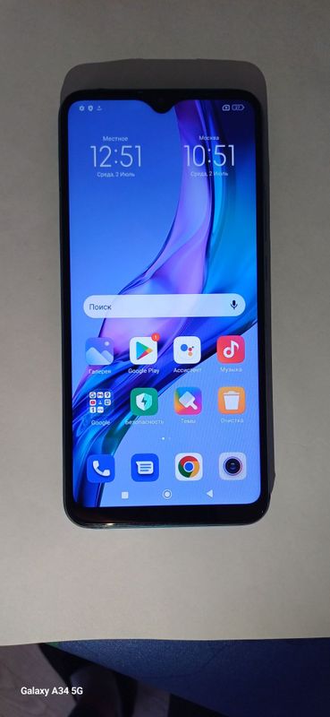 Redmi 9 tayor ishlidi aybi yoq 2 sim kartali joyi 64 gegabayt