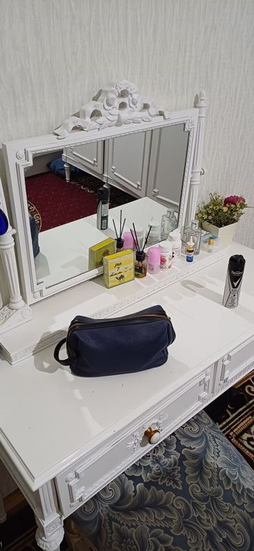 Продаётся спальная мебель в комплекте Продаётся спальная мебель в комплекте